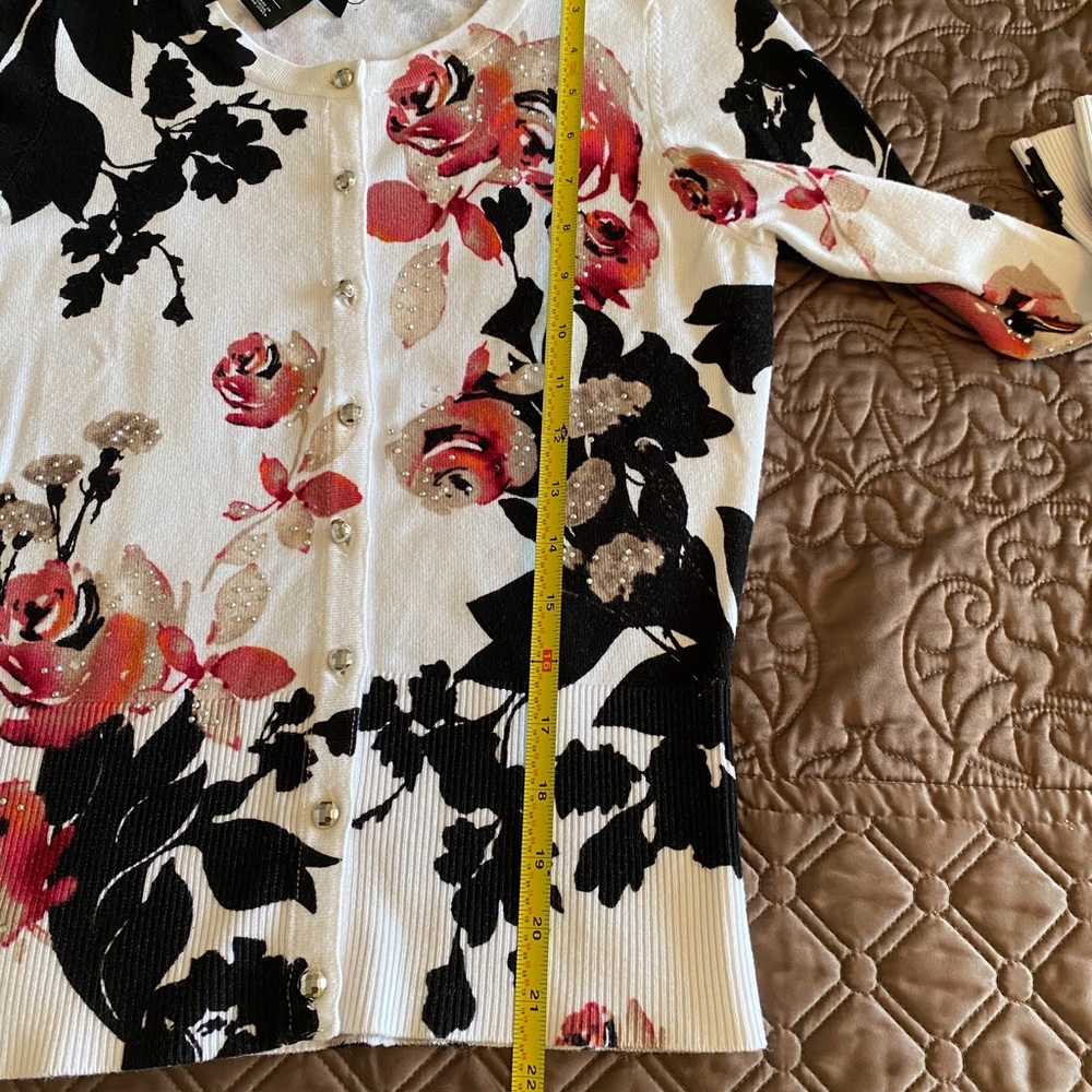 WHBM Cardigan - Picture 5 of 7